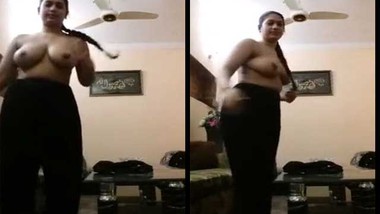 380px x 214px - Sexy Tall Punjabi Girl Showing Her Boobs xxx indian film