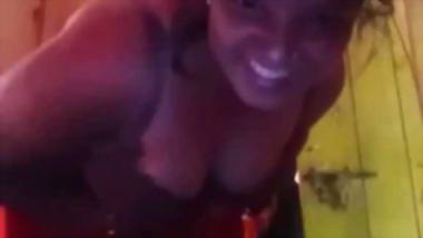 Bengali boudi nude show on video call to relative