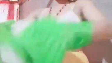 Married Bangladeshi beauty stripping saree fully nude