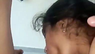 Lover makes his GF suck his dick in the Tamil sex video